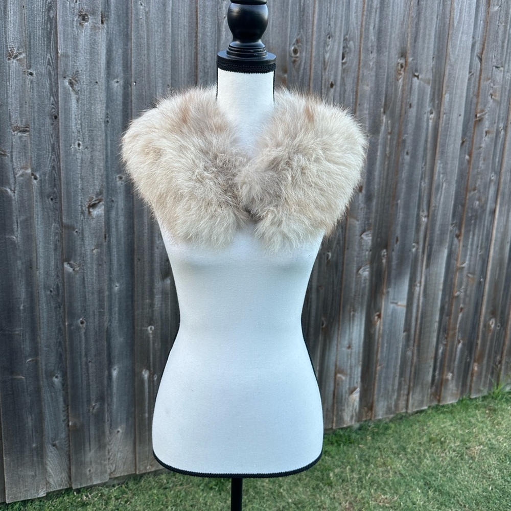 Vintage Faux  Fur Collar in Beige EUC